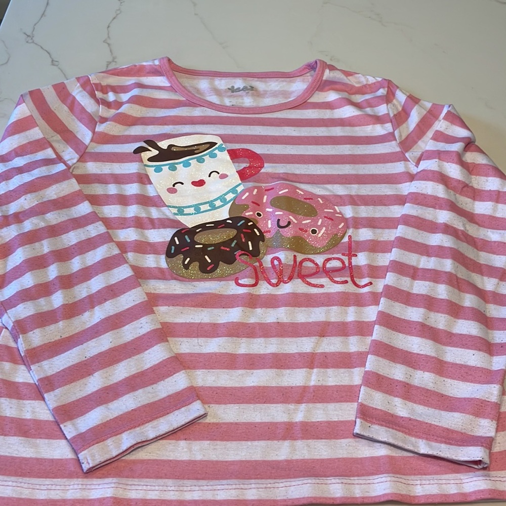 Girls pajama top, size 12. Super cute!
